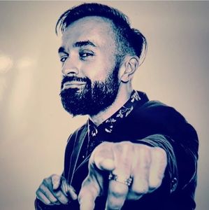 Meet your Posher, Miki